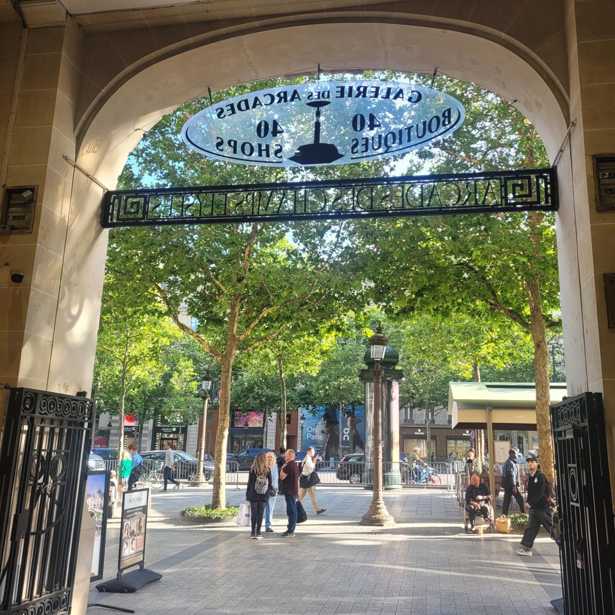 פריז Bel Appartement Champs Elysees Avec 2 Chambres מראה חיצוני תמונה